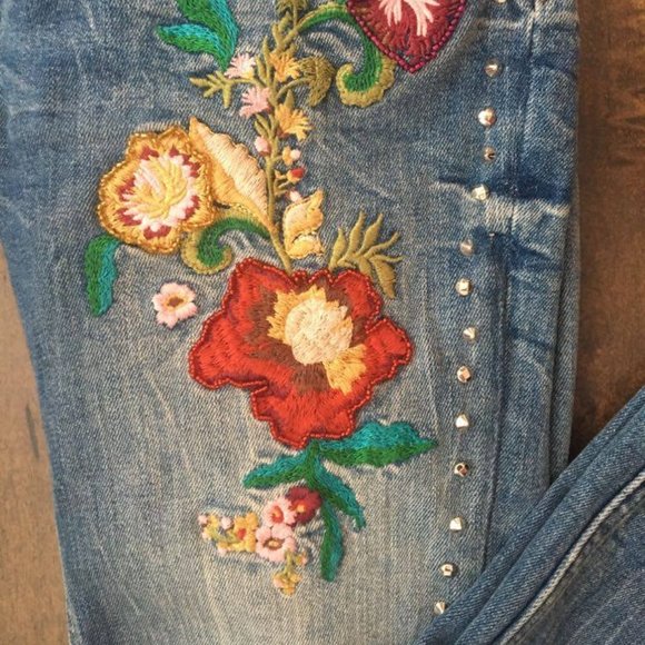 Beaded Flower Zara Jeans - Picture 5 of 6